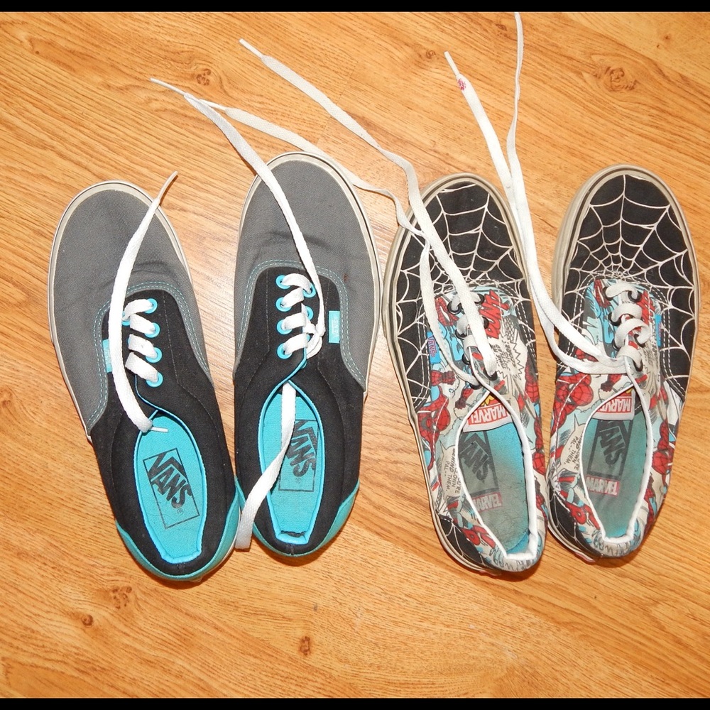 Women’s Vans shoes 2 pair sz 7.5